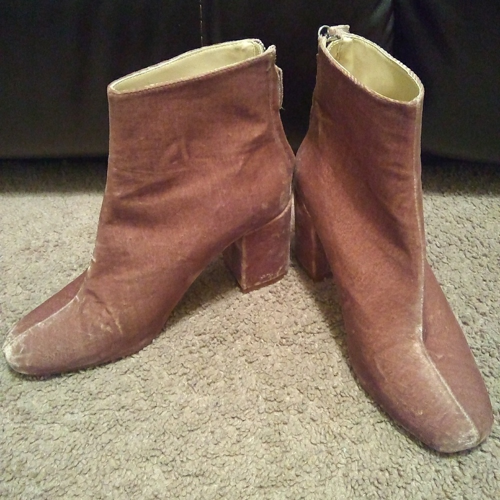 Zara boots, like new
